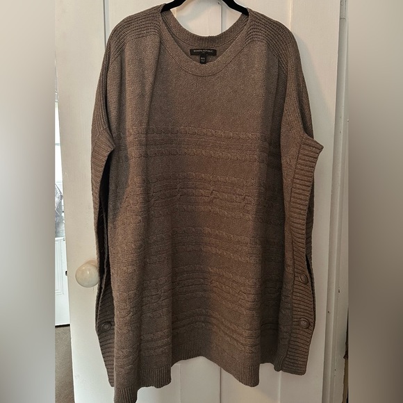 Banana Republic Sweaters - Banana Republic knit poncho // Like new